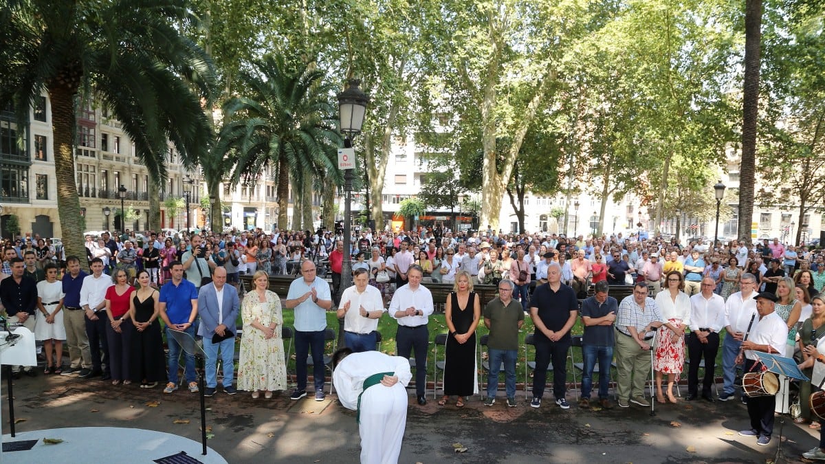 Los burukides del PNV y el lehendakari Imanol Pradales durante el acto por el 129 aniversario del PNV