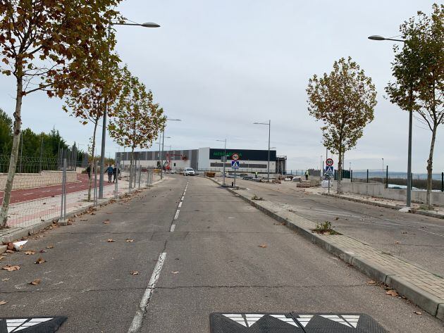 Nuevo Mercadona de Cabanillas al fondo