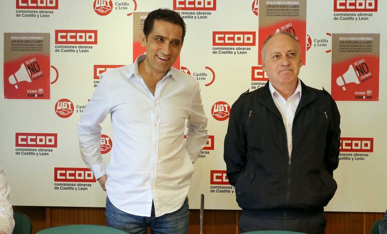 Los secretarios de CCOO y UGT al inicio de la rueda de prensa