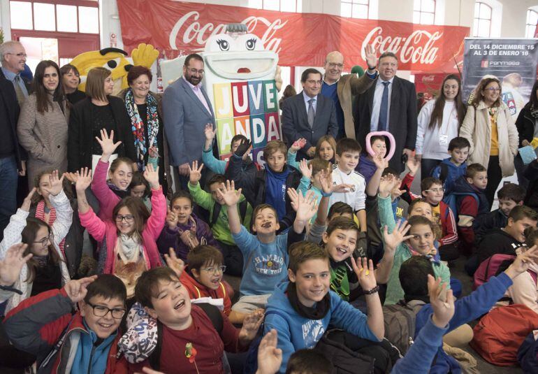 El delegado de Educación de la Junta, el presidente de la Diputación y el alcalde de Armilla y presidente de Fermasa, en la inauguración de Juveándalus 2015