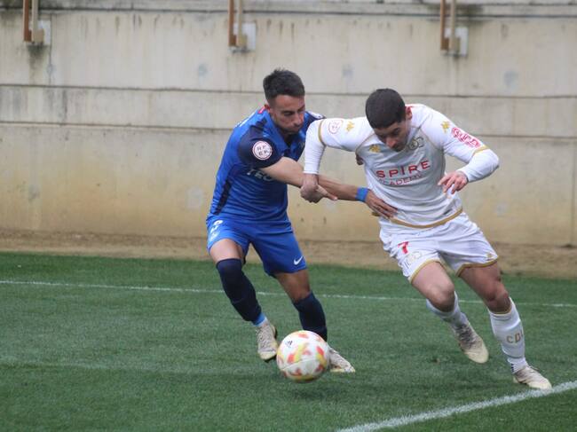 Alarcón desborda a Navarro