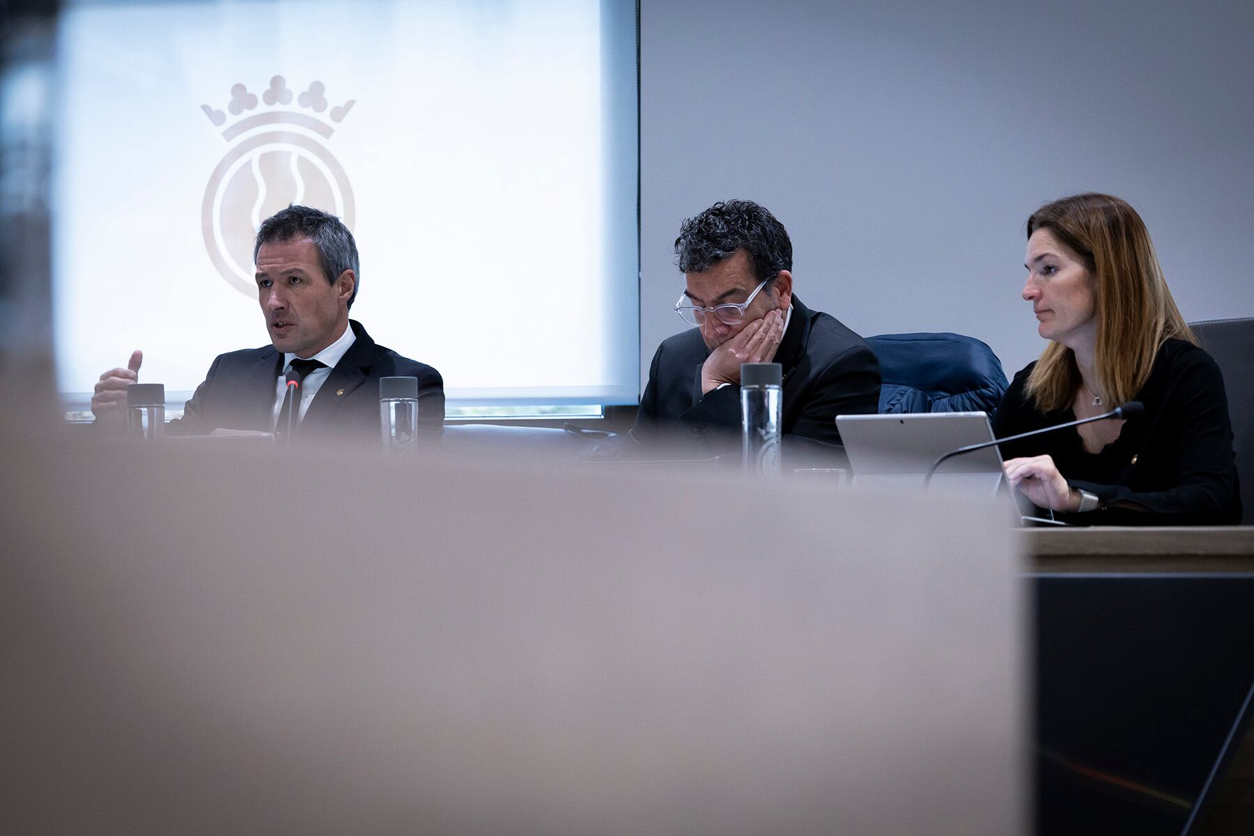 Els consellers de la minoria de Demòcrates durant la sessió del consell de comú d'Andorra la Vella