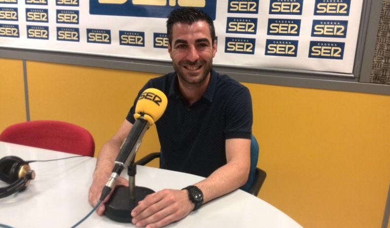 Ferran Asensio als estudis de Ràdio Reus.