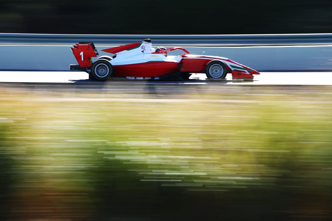 Monoplaza de Fórmula 3 rodando en el Circuito de Jerez