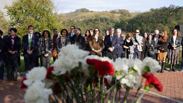 Bilbao rinde homenaje a las víctimas del terrorismo y la violencia política en el nuevo espacio ATALASE