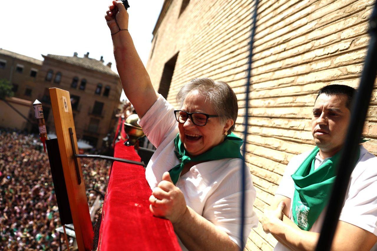 Alegria Blan en el balcón del Ayuntamiento en este San Lorenzo (foto: Álvaro Calvo)