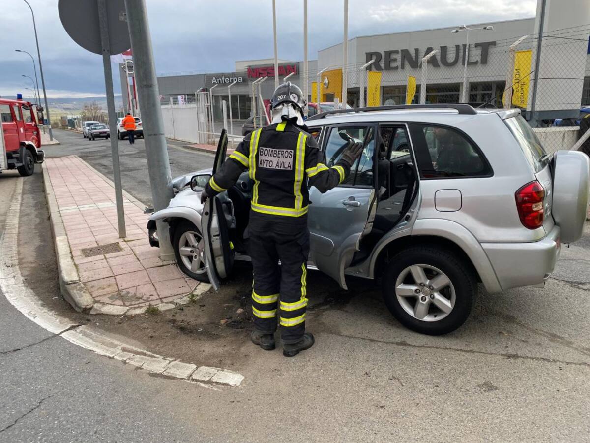Dos heridos en un accidente en la Avenida de Europa