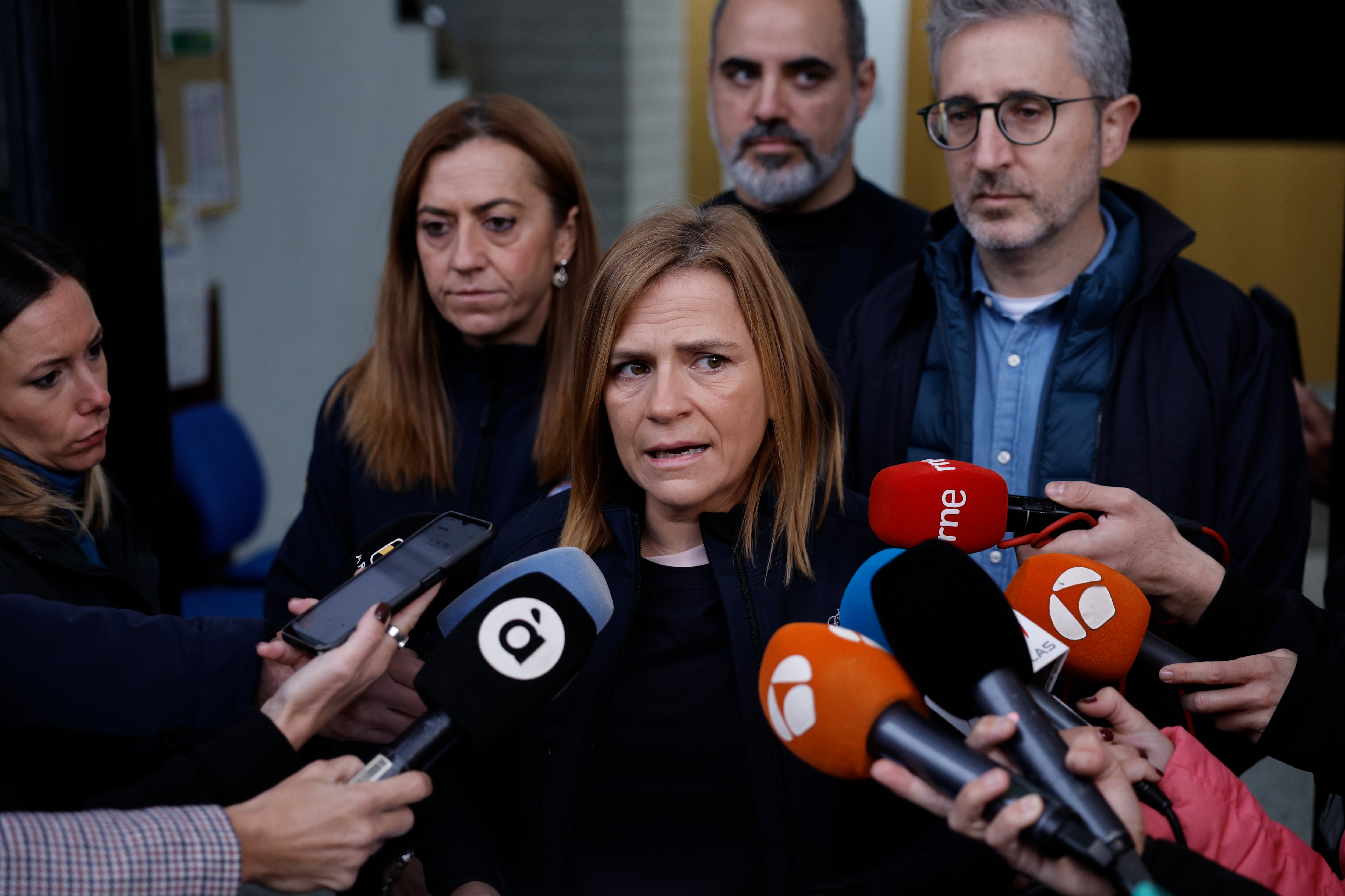 La delegada del Gobierno en la Comunidad Valenciana, Pilar Bernabé, realiza declaraciones a su llegada este martes a la reunión del Centro de Coordinación Operativa Integrada.