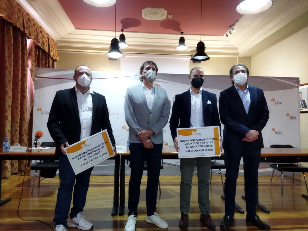 Rafael Gandía, León Grau, Fernando Sansaloni y Vicente Blanes en la sede de Aitex.