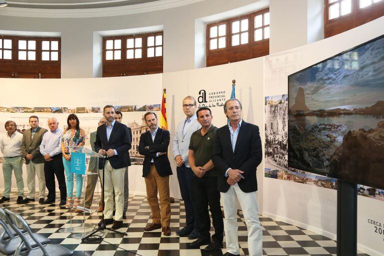 Presentación de &quot;Un año de balance en la Diputación de Alicante&quot;