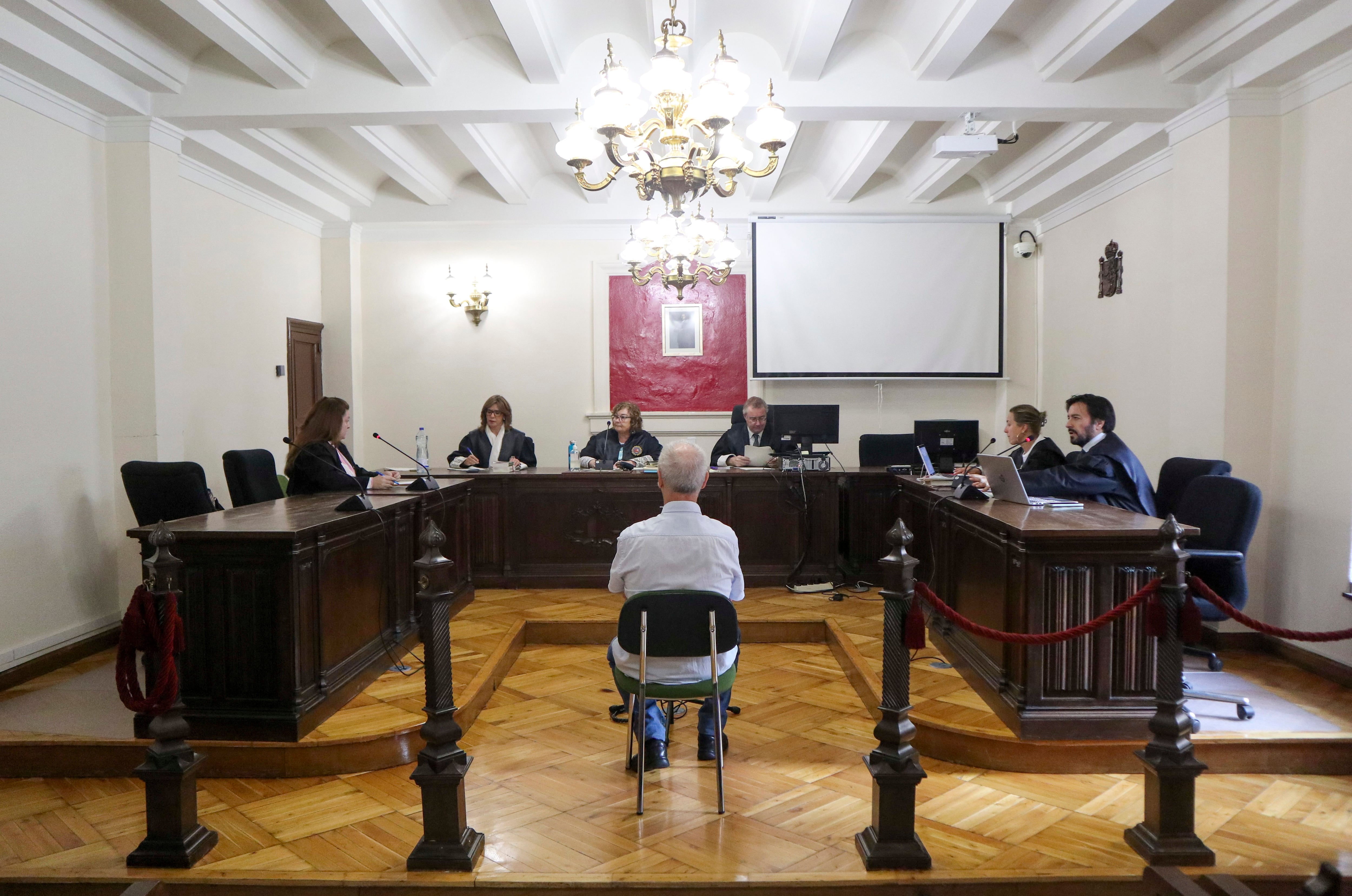 ZAMORA, 25/06/2025.- La Audiencia Provincial de Zamora juzga a un profesor de música acusado de abusos sexuales a menores a las que daba clase en el Conservatorio de Música de Zamora. EFE/Mariam A. Montesinos