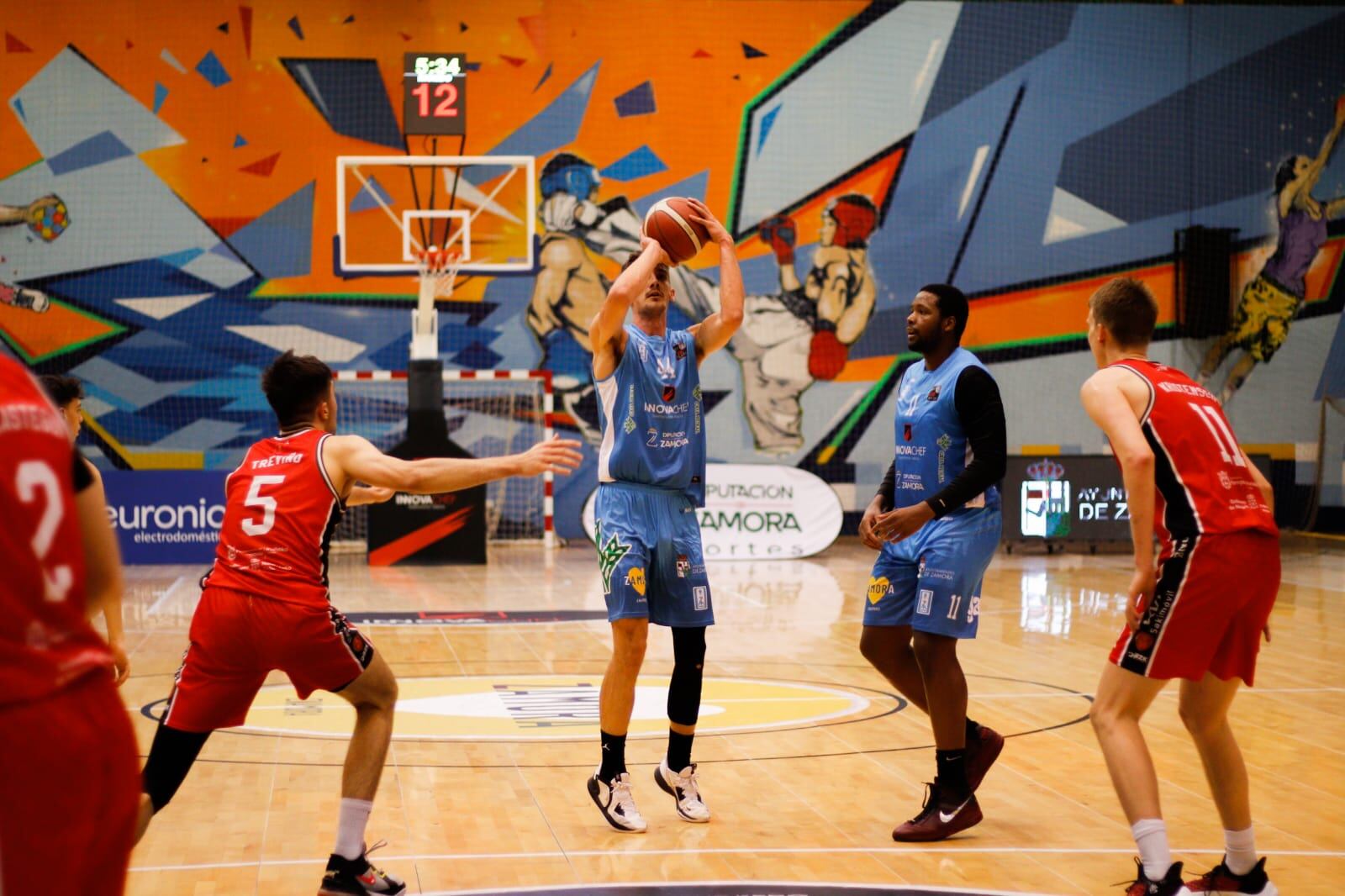 Kalinicenko lanza a canasta