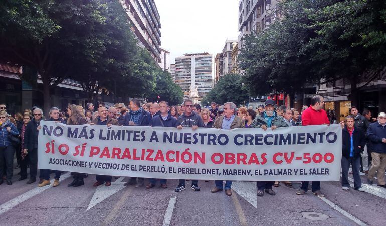 Pancarta que encabezaba la manifestación que ha recorrido este jueves las calles del centro de Valencia