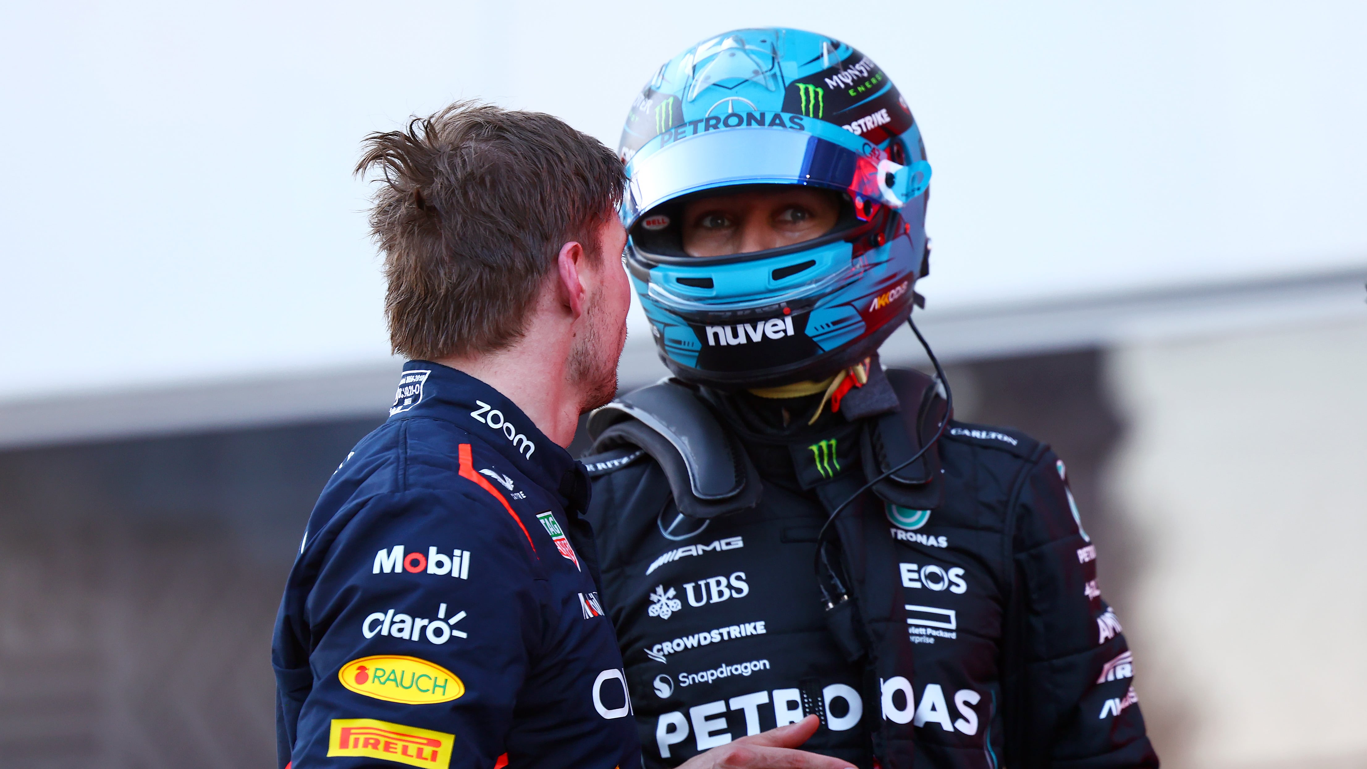 Verstappen recrimina el toque a Russell tras la carrera al sprint del GP de Azerbaiyán en Baku. (Photo by Mark Thompson/Getty Images)