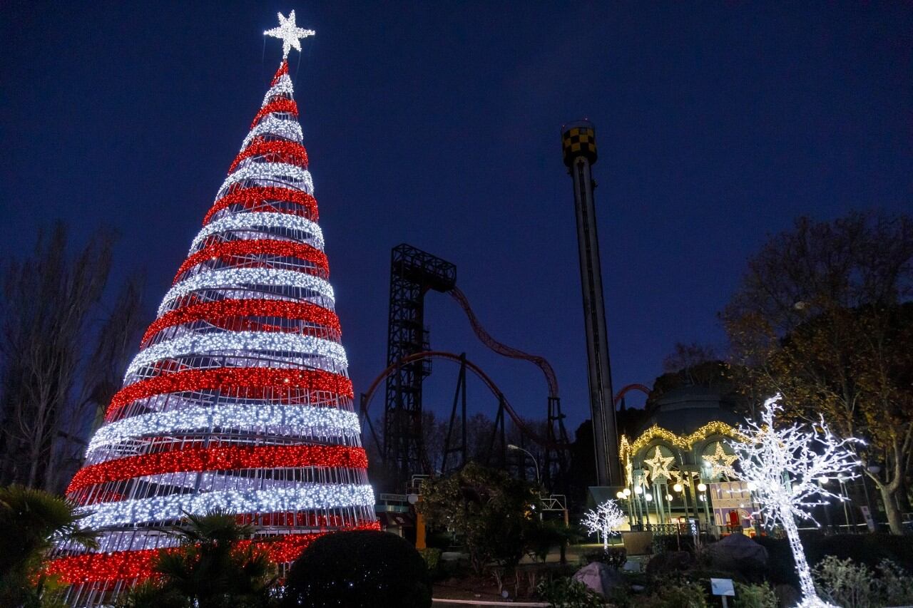 El encendido navideño del Parque de Atracciones es uno de los momentos más mágicos del año