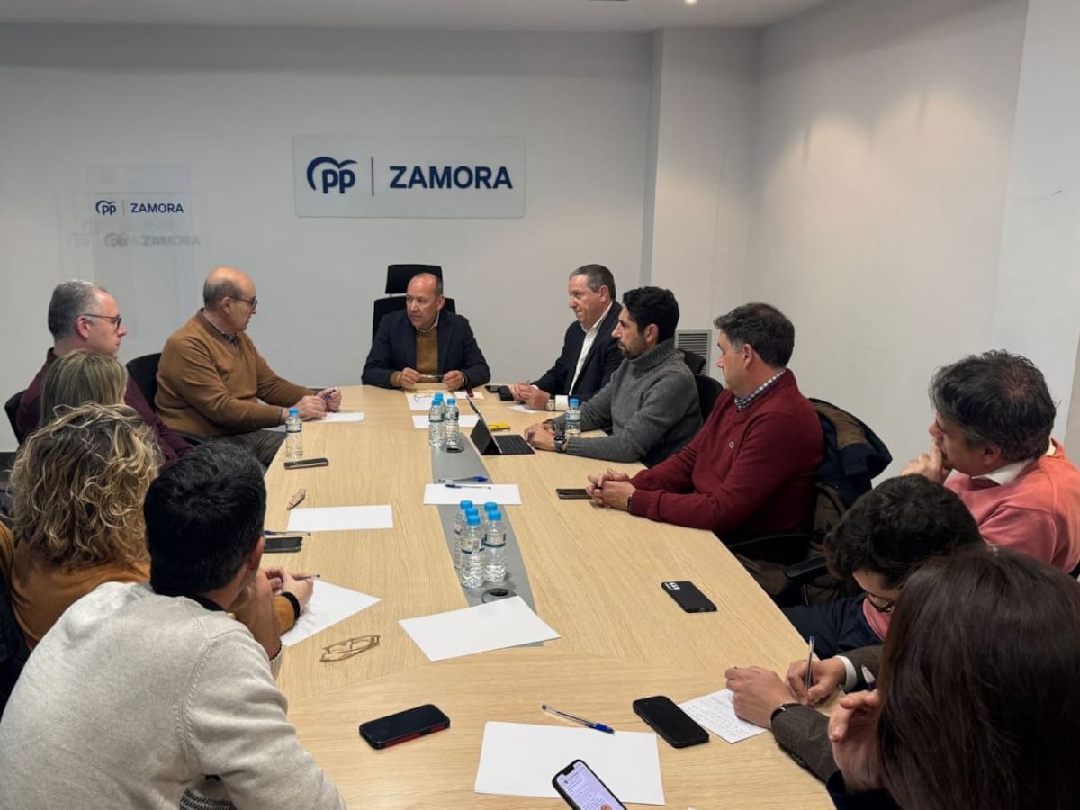 El PP acusa al Gobierno de gastar el dinero de los zamoranos en "putas, fiestas y cocaína"