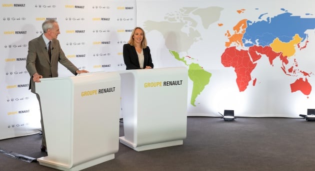 El presidente del Consejo de Administración de Renault, Jean-Dominique Senard, y la directora general interina de Renault, Clotilde Delbos, informan en rueda de prensa telemática sobre su plan de reducción de costes fijos, desde la sede de Renault en Bolougne-Billancourt, cerca de París