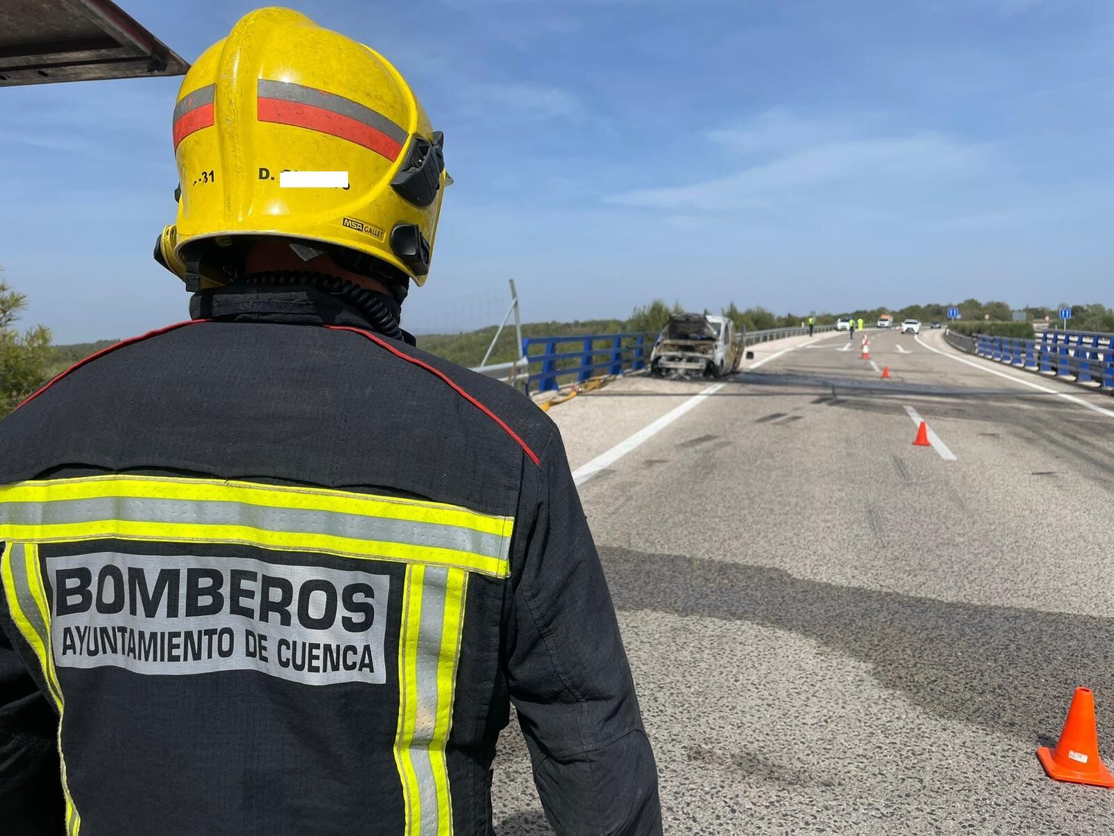 El incendio ha obligado a cerrar un carril durante varias horas