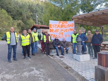 Trabajadores en huelga en la cantera de Solvay- CCOO