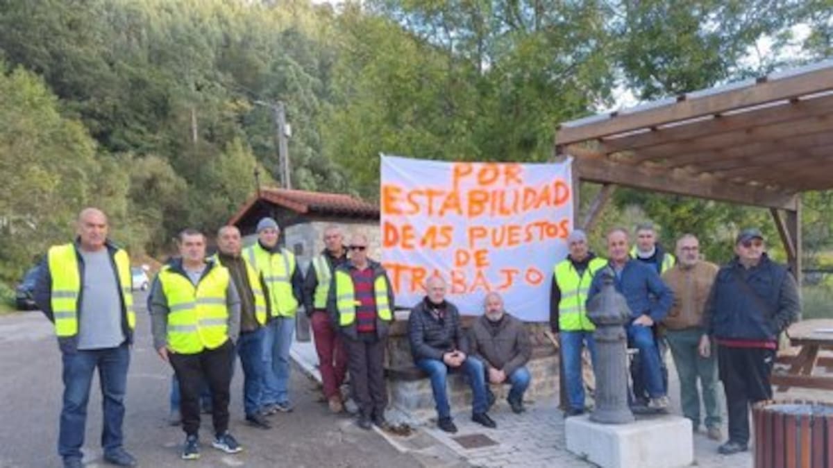 El 100% de la plantilla de la cantera de Solvay secunda la huelga, según CCOO