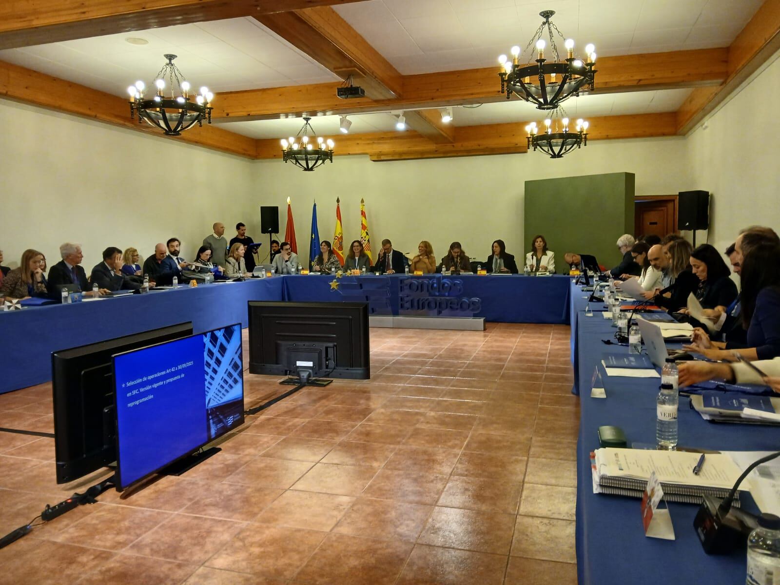 Foro de Economía y Política Regional, que se celebra durante dos días en la Ciudadela de Jaca y reúne a representantes de las Comunidades Autónomas, las Ciudades Autónomas de Ceuta y Melilla y de la Administración General del Estado