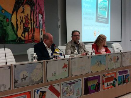 Momento de la intervención del alcalde, en lapresentación del libro