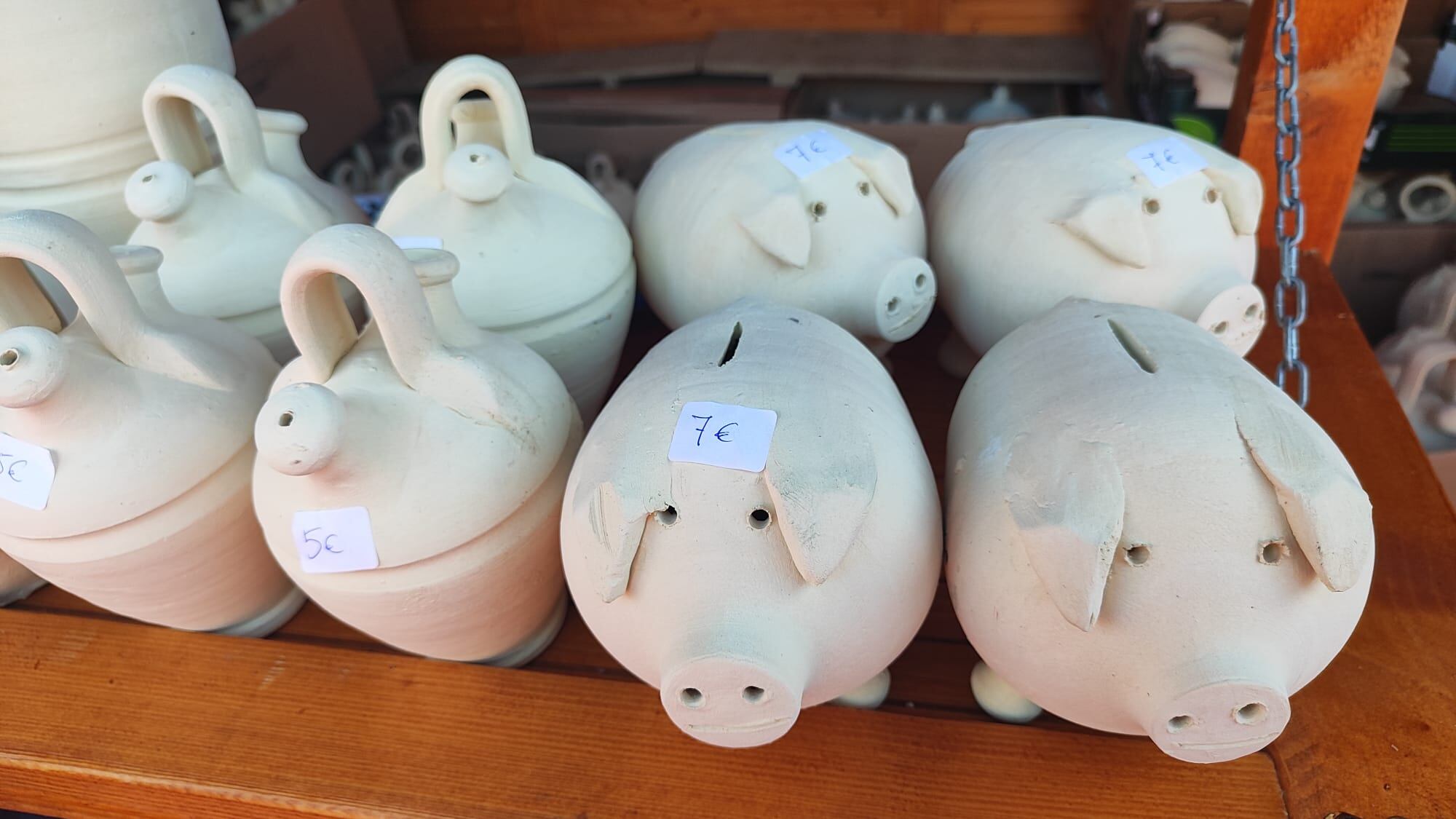 Escaparate de uno de los stand de la Feria de la Cerámica Artesanal