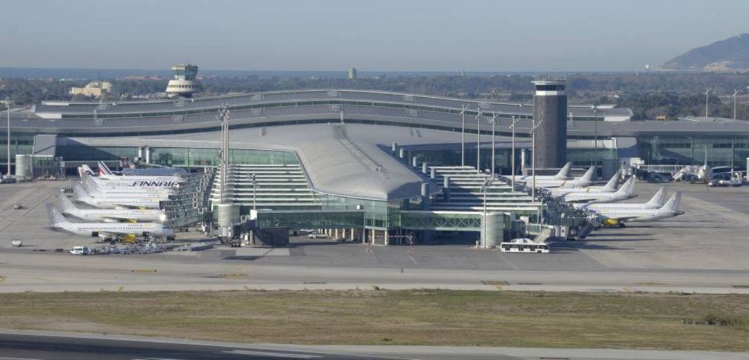 Volar a Barcelona podría hacerse mediante una tarifa plana universal.