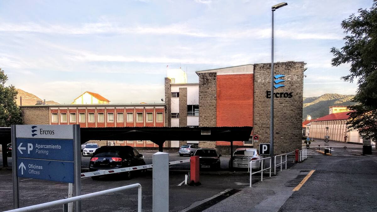 Reconocimiento a Ercros por sus 20 años en el sector profesional de piscinas