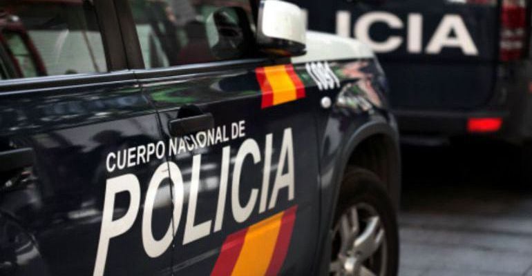 Hasta el lugar de los hechos han acudido la Policía Nacional, la Local y un médico, pero no han podido hacer nada por salvar su vida