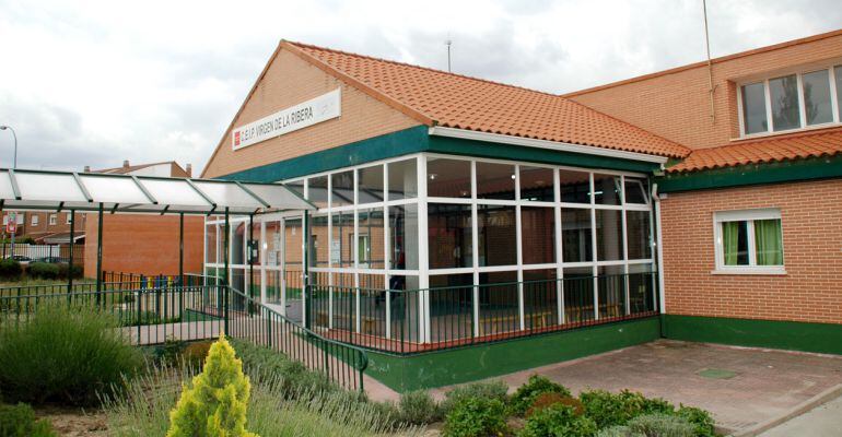 Fachada del Centro de Educación Infantil y Primaria &#039;Virgen de la Ribera&#039; de Paracuellos de Jarama