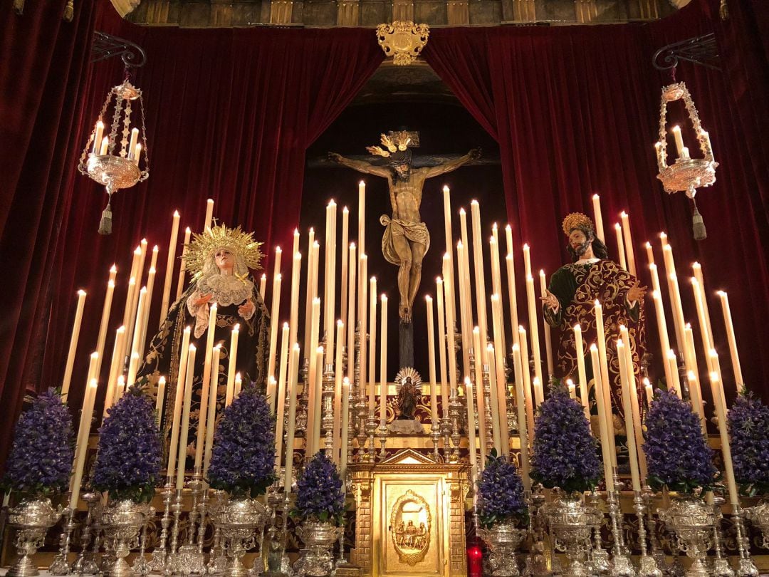 El Cristo de la Salud preside el altar de su último quinario, celebrado durante la pasada Cuaresma