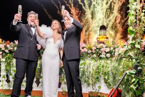 La 1 con Chenoa y Estopa arrasa en las campanadas frente a Antena 3 con Pedroche y Chicote | Cine y TV | Cadena SER