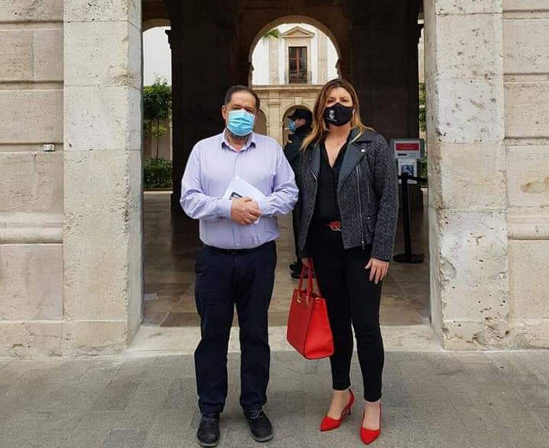 Vicent Bufort, jefe gabinete Delegación de Gobierno, y Pilar Peiró, alcaldesa de Miramar  