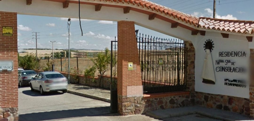 Entrada de la residencia Nuestra Señora de Consolación de Valdepeñas