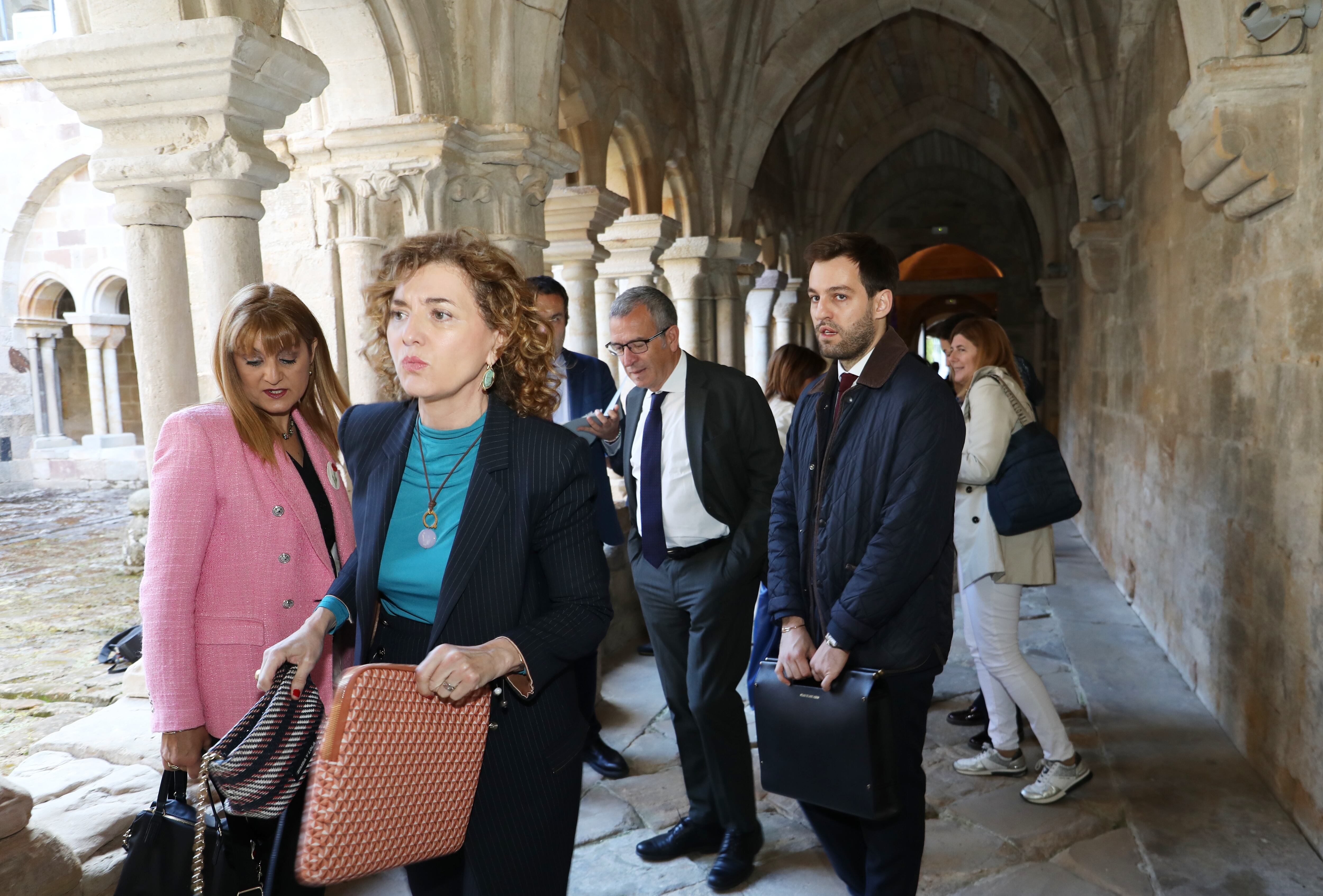 La consejera de Educación, Rocío Lucas, y la presidenta de la Diputación de Palencia y de la Federación Regional de Municipios y Provincias (FRMP), Ángeles Armisén, asisten al Congreso de Sostenibilidad Demográfica y Territorial de Castilla y León que se celebra en Aguilar de Campoo (Palencia)