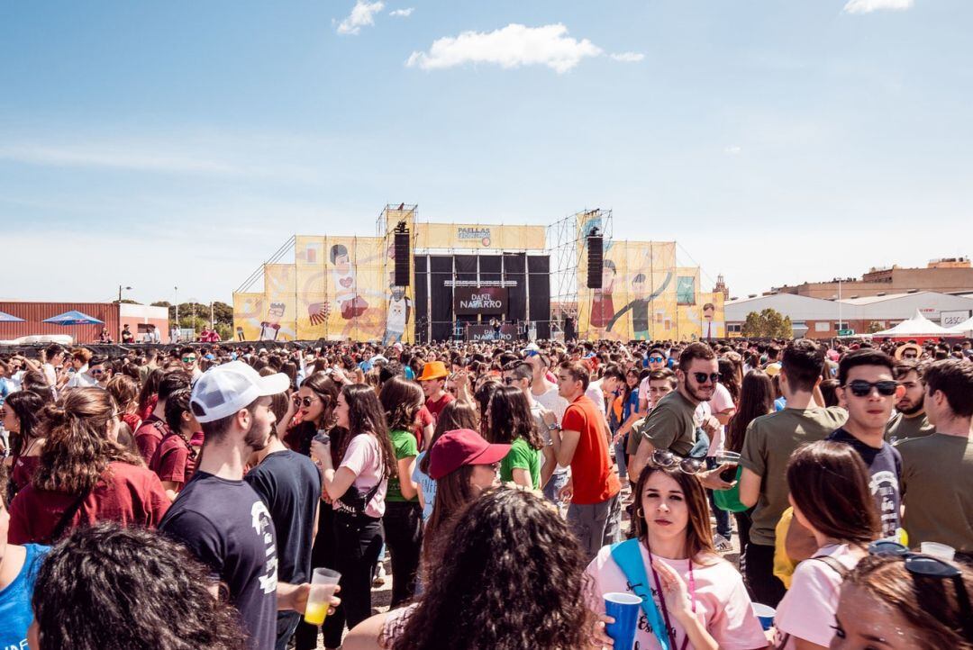 Asistentes al festival Paelllas Universitarias