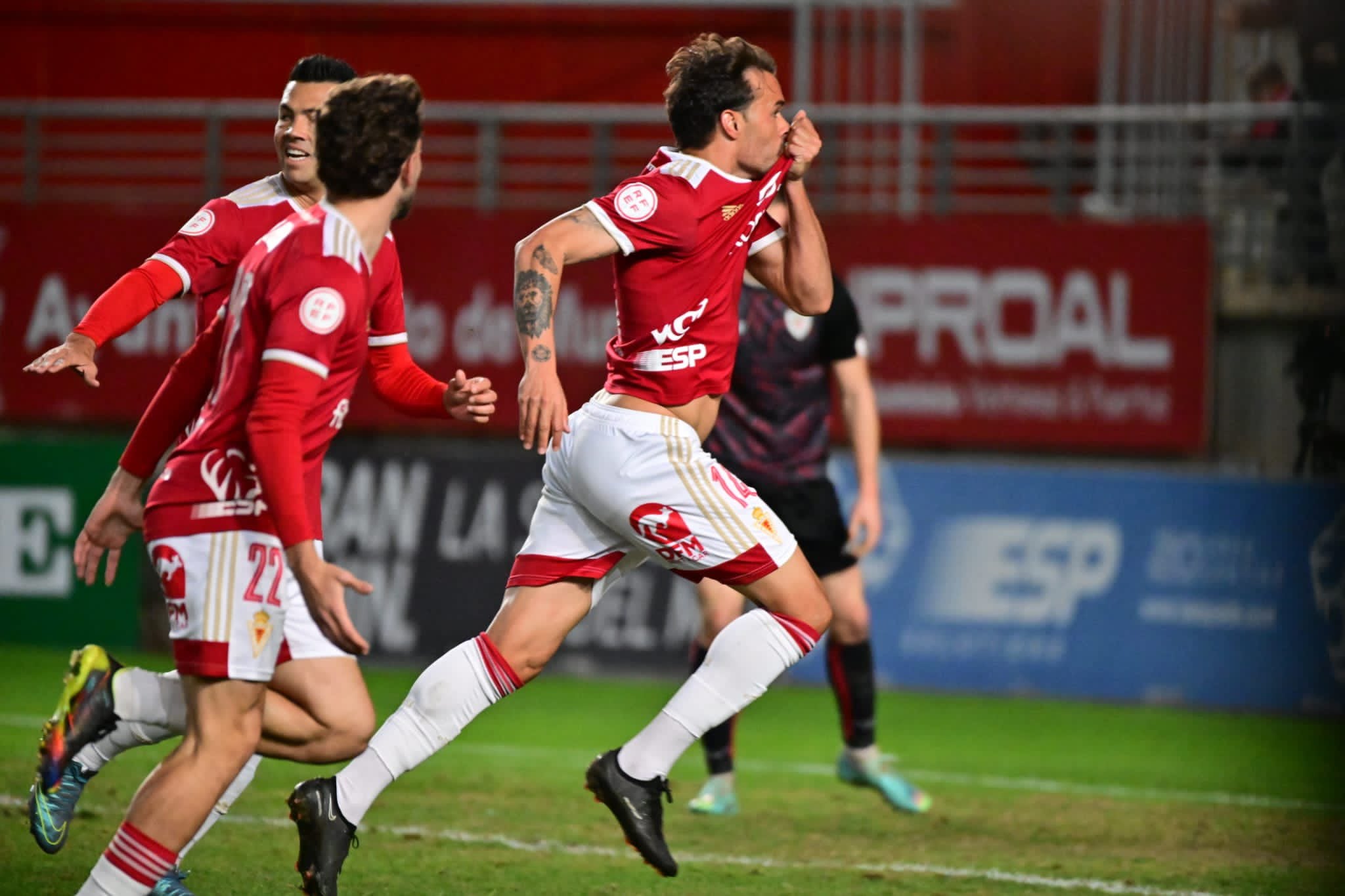 Pedro León celebra su primer gol de la noche ante el Bilbao Athletic