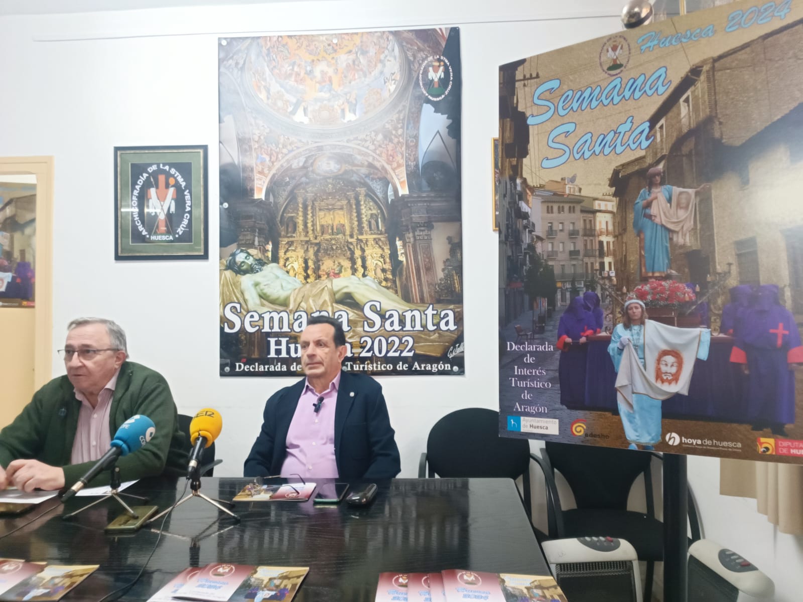 José Luis Gómez y José María Rio en la presentación de la Semana Santa oscense