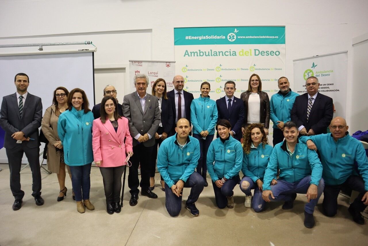 Firma del convenio entre el ayuntamiento de Lorquí y la Fundación Ambulancia del Deseo