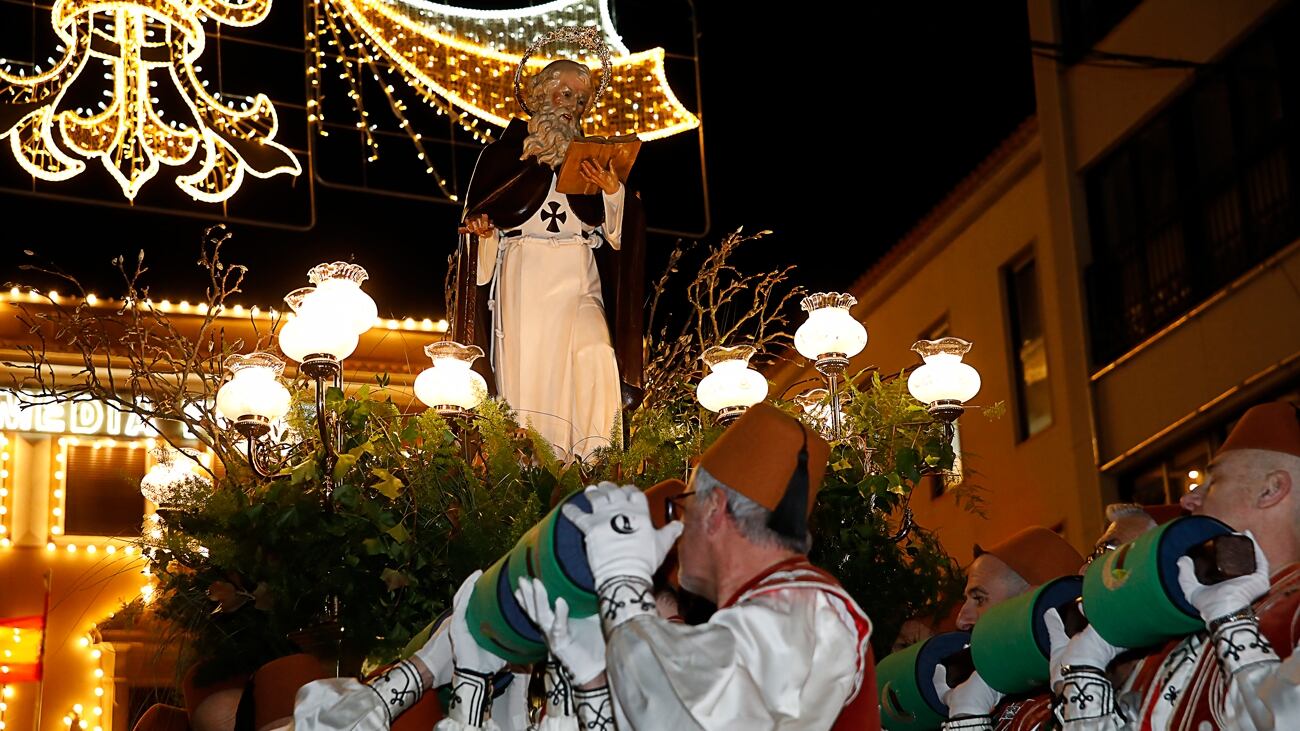 El pasodoble "A San Antón" se interpretó en la Plaza de la Constitución
