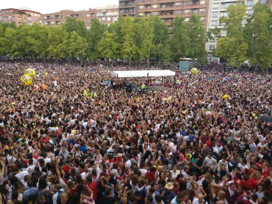 Imagen de la fiesta en plaza del Ayuntamiento de Logroño en las últimas fiestas de San Mateo en 2019.