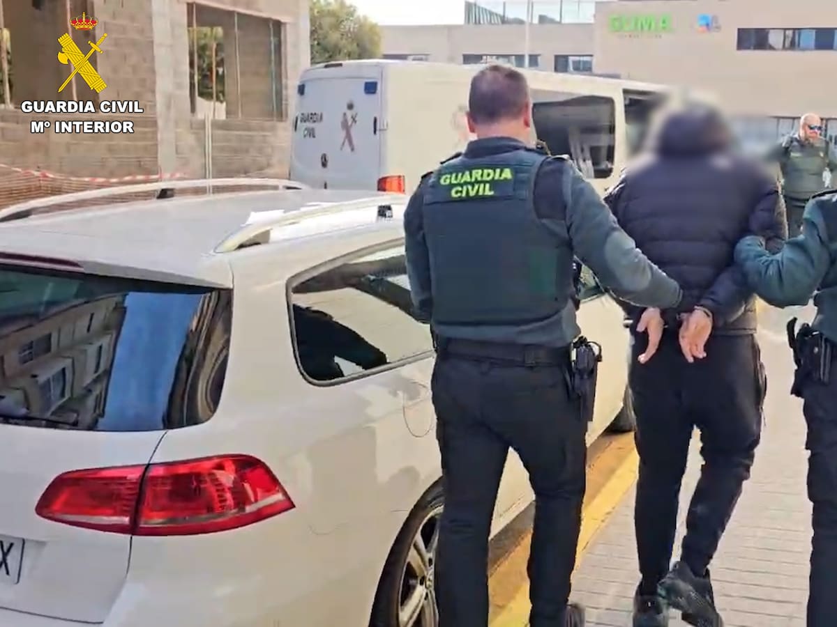La Guardia Civil detiene en Aldaia a dos agresores a migrantes con "motivación xenófoba"