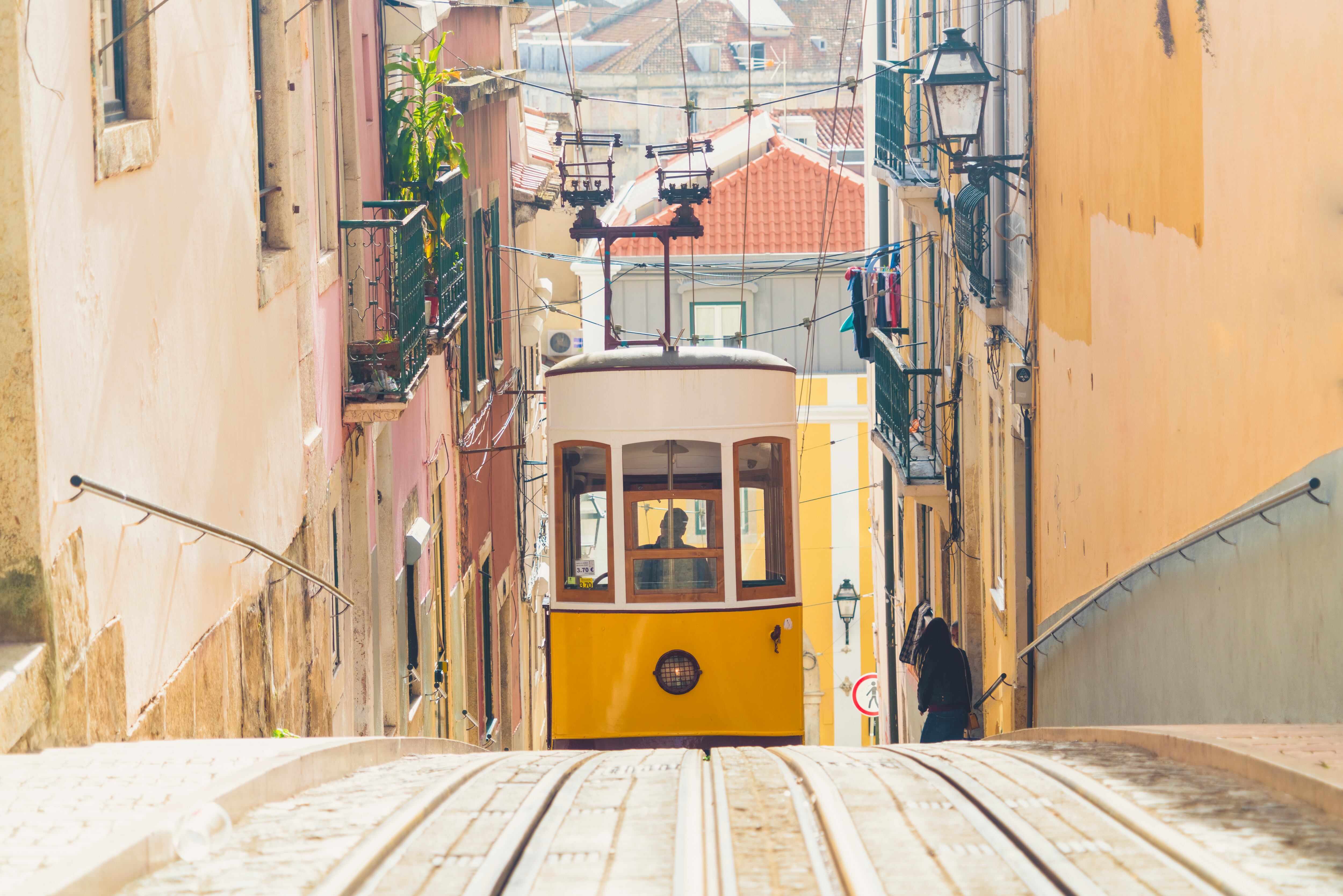 Ascensor de la Gloria, el funicular más antiguo de Lisboa.