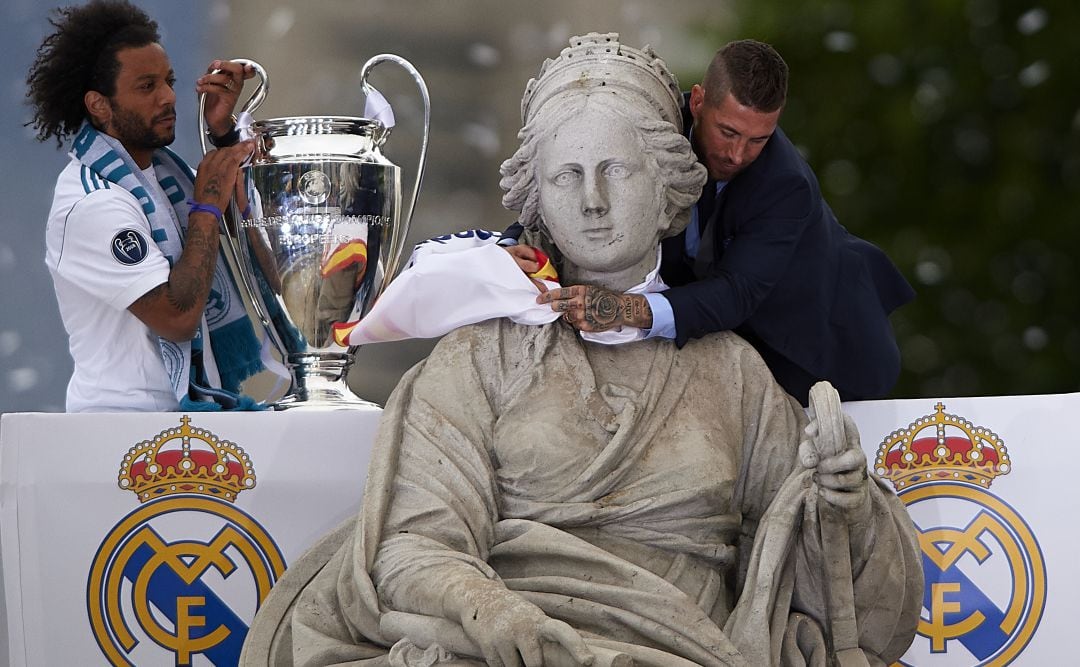 Marcelo y Sergio Ramos, en la celebración de la decimotercera Champions League.