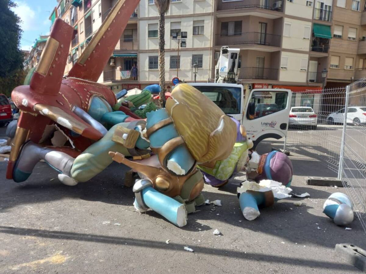 Cae la parte principal de una Falla de quinta sección a pocos días de la Plantà