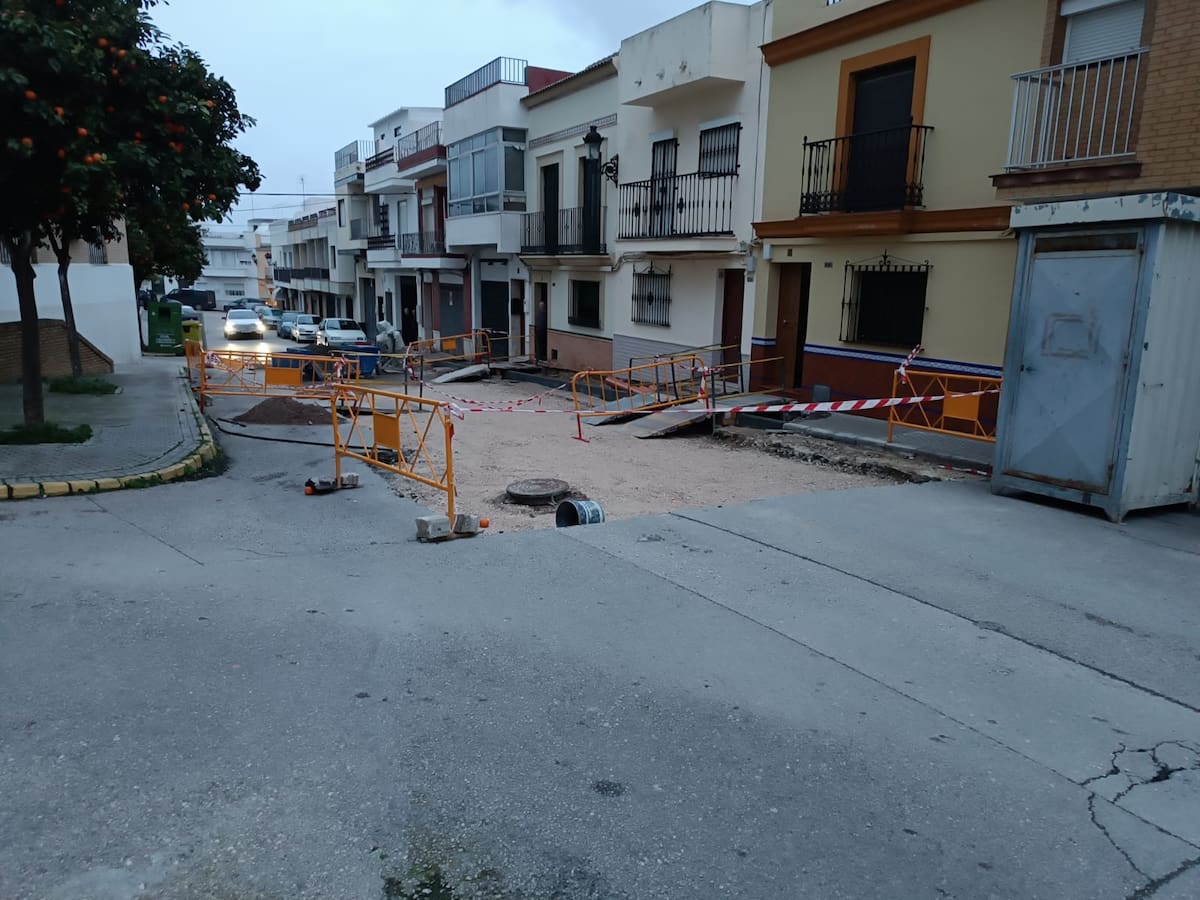 Cortada al tráfico la calle Río Pisuerga por obras de mejora en el saneamiento