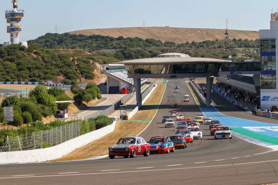 Salida de la Iberian HIstoric Endurance en el Circuito de Jerez