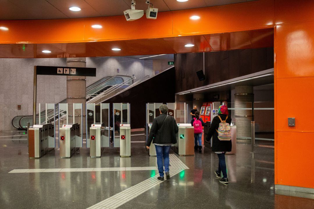 Estació de Can Peixauet a Santa Coloma de Gramenet