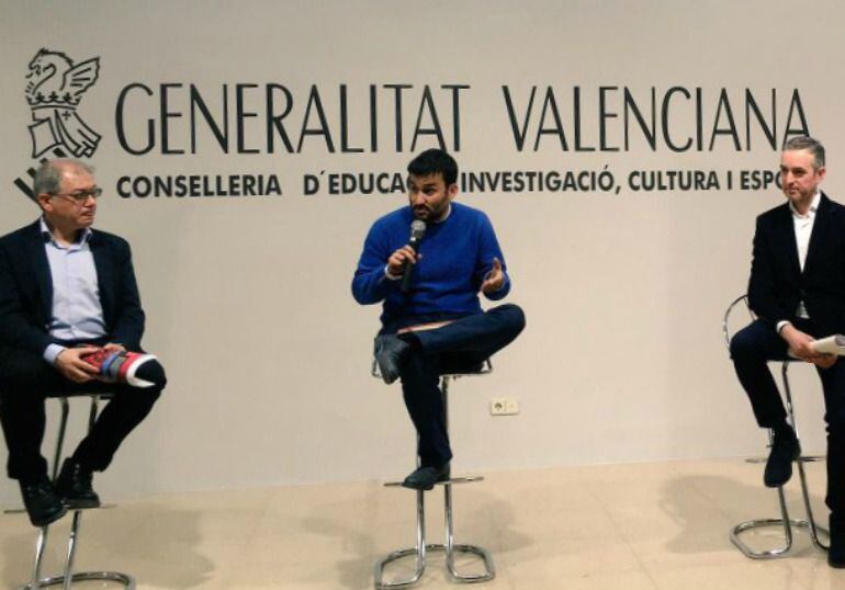 El conseller Marzà durante la presentación de Abel Guarinos y José Luis Pérez como nuevos responsables de CulturArts y del Consorcio de Museos